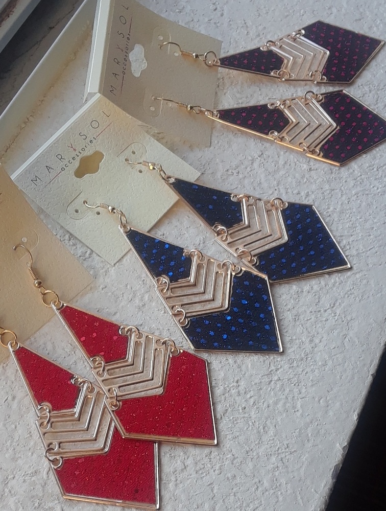 NWT! 3 pack Shimmer CHEVRON chandelier hook +gift